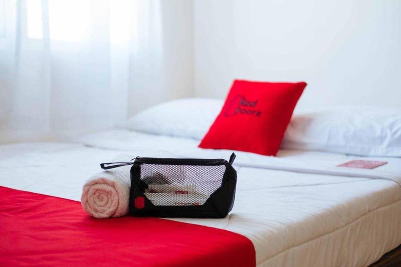 Reddoorz @ Sorong City Center Dış mekan fotoğraf